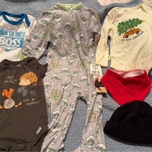 11 piece baby boy lot 3-6m 6-12m Nike Disney Baby Yoda Gerber Old Navy Pekkle